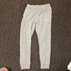 light grey nike men’s medium sweatpants